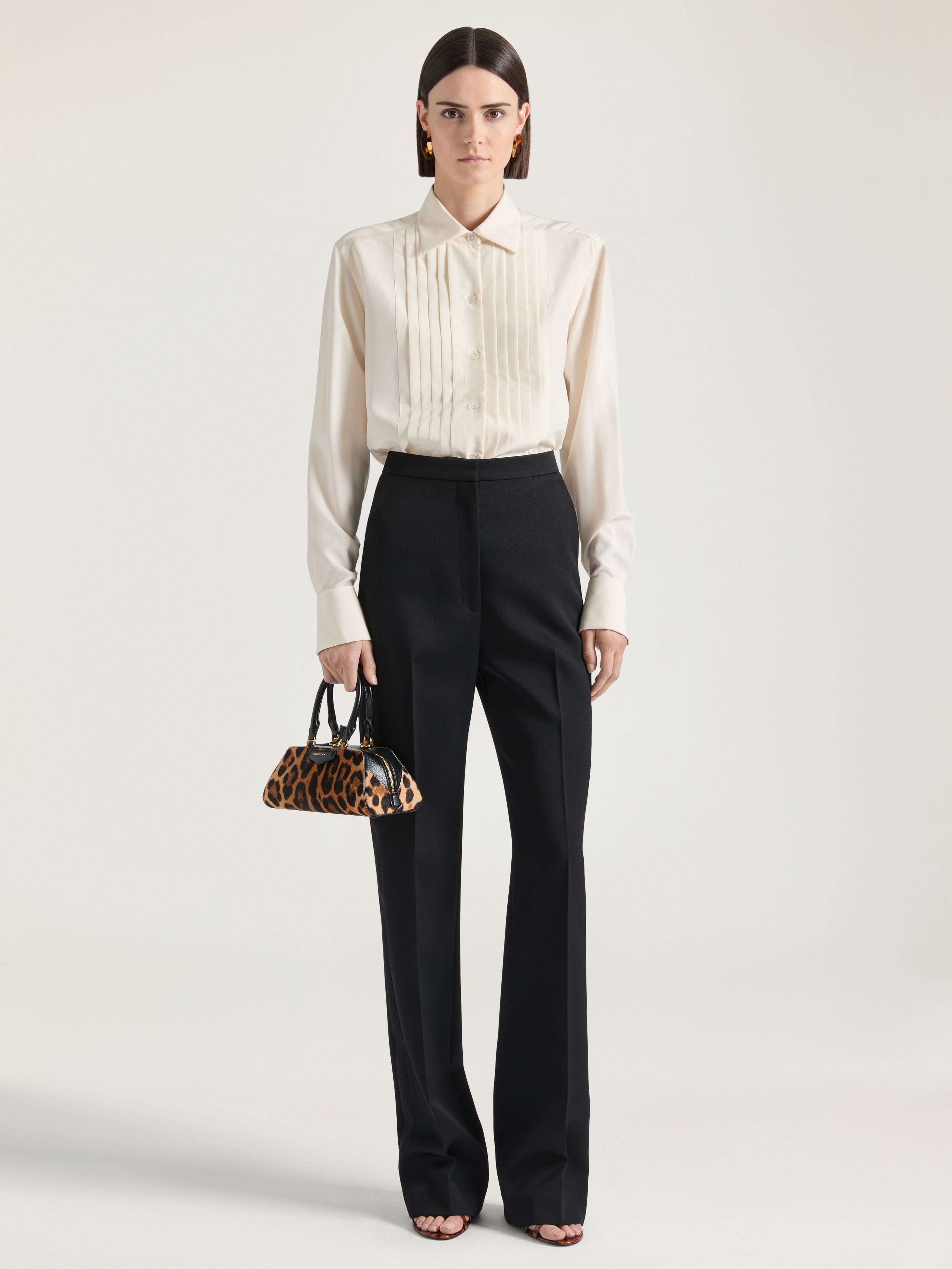 Shirt in silk with plastron